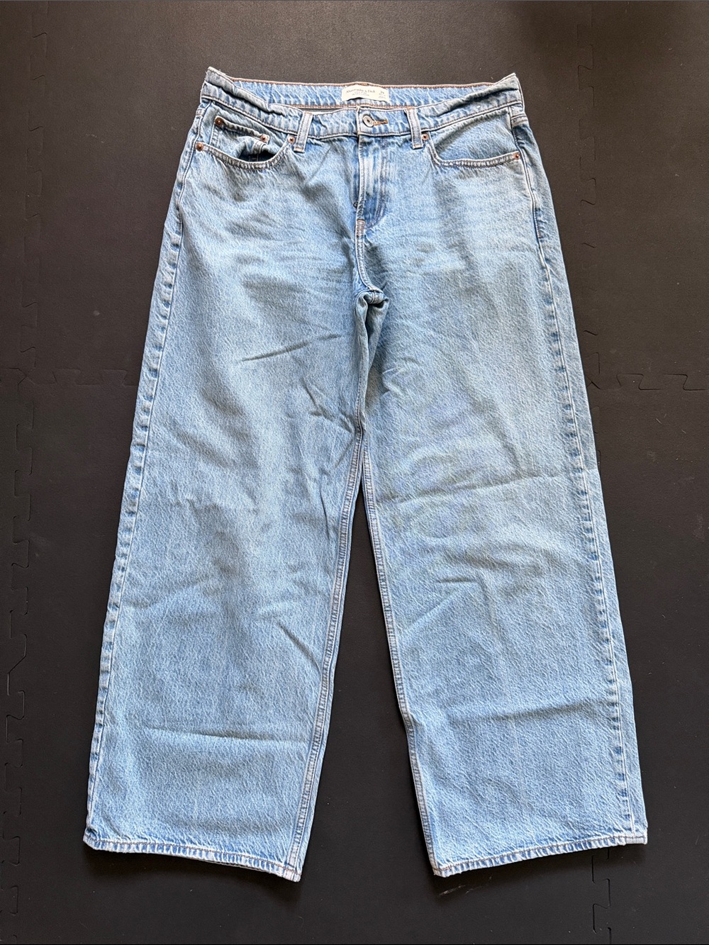 Abercrombie & Fitch Light Blue Relaxed Low-Rise Wide-Leg Jeans
